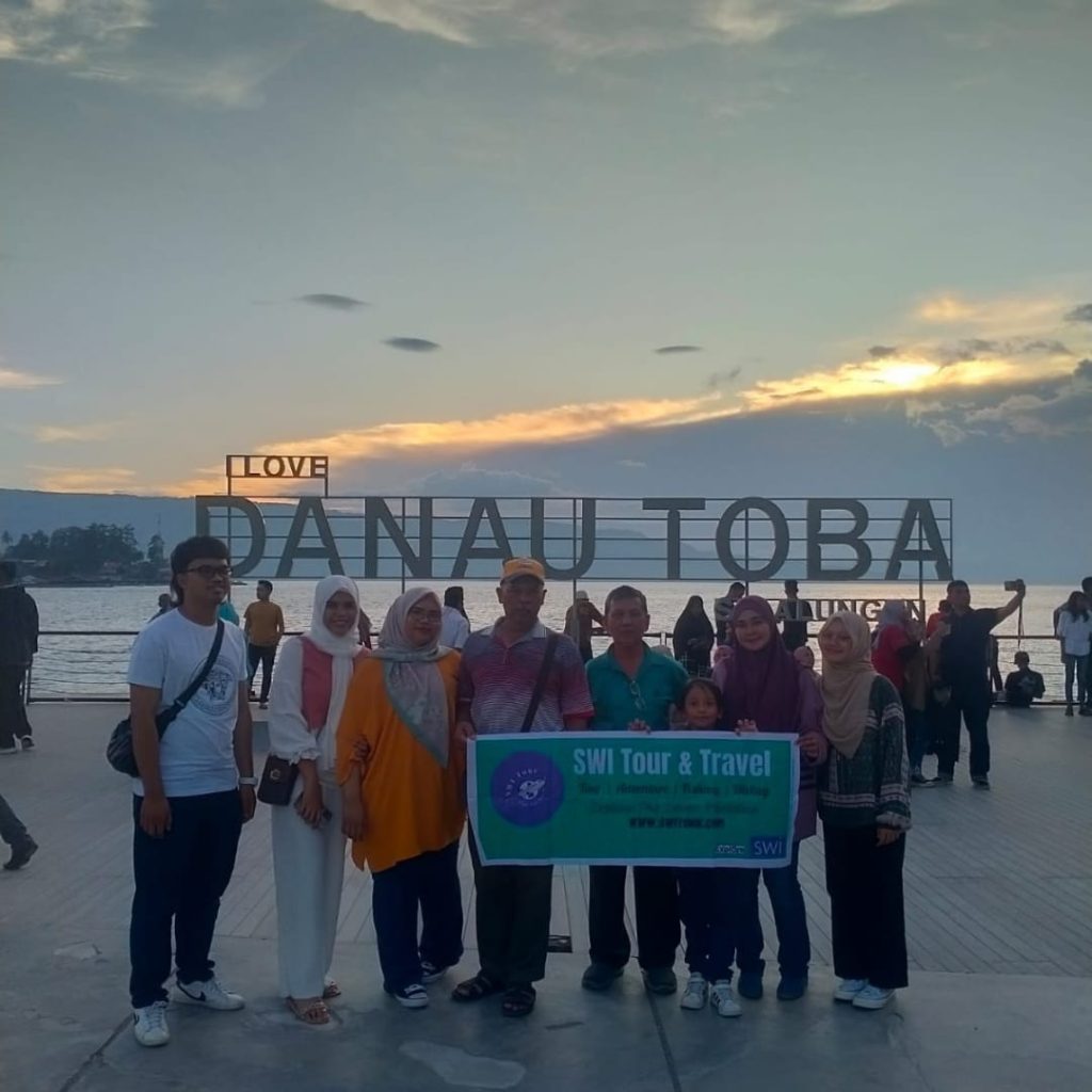 Medan Lake Toba tour