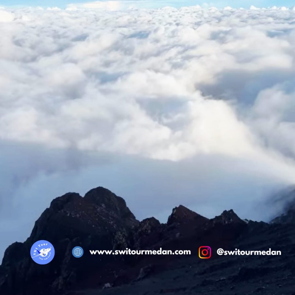 Mount Rinjani Hike Tour